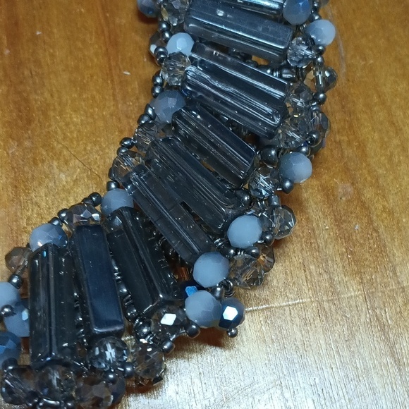 Eye candy Los Angeles acrylic and glass bead necklace - Picture 7 of 8